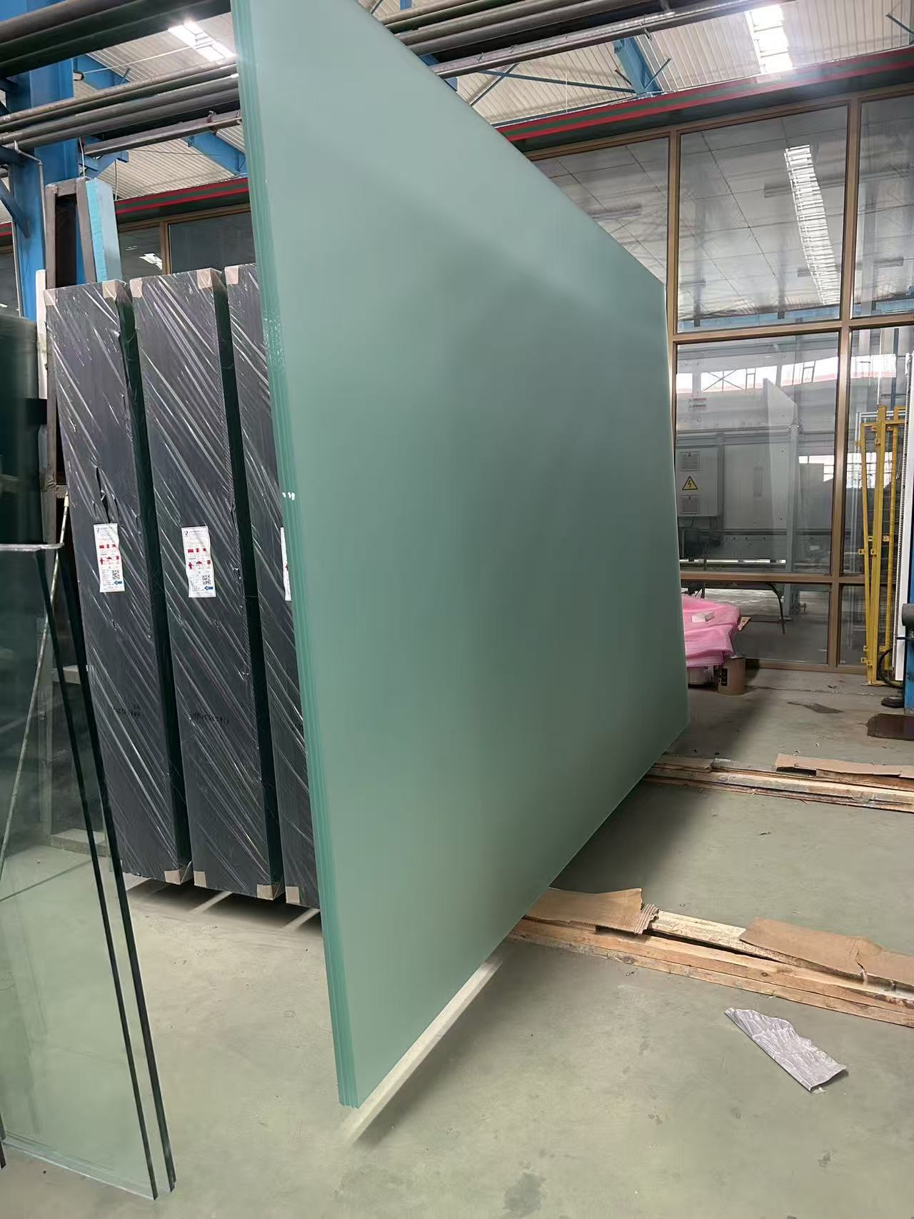 铁岭市彩轴玻璃建筑幕墙玻璃生产基地 - 排名